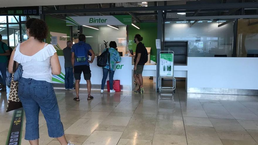 Binter vuelve a suspender los vuelos con La Palma al no poder operarse con seguridad