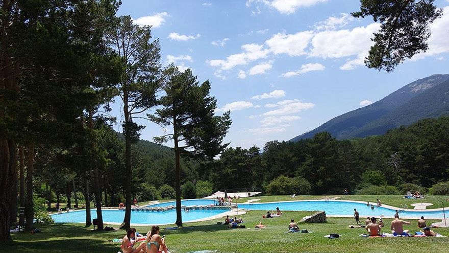 Diez chapuzones en plena naturaleza de zonas de baño cerca de Madrid: con puerto, de montaña y hasta amuralladas