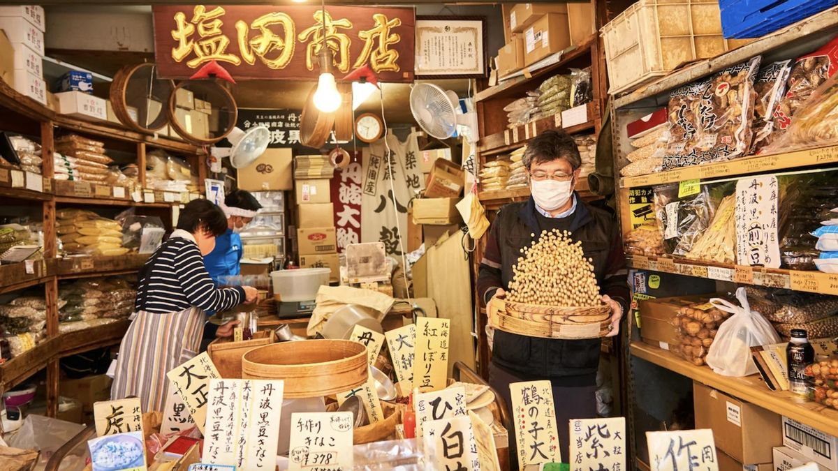 Este es el laberíntico mercado de 400 tiendas y restaurantes donde puedes pedir sushi para desayunar