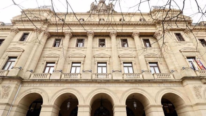 Declaran "discriminatorio" exigir perfil de euskera al 100% de los puestos de limpiadora de albergues de Gipuzkoa