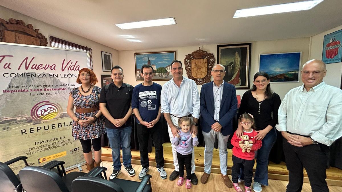 El Proyecto Repuebla da la bienvenida a Gretel, Javi y sus hijas de tres y cinco años, instalados ya en Fresno de la Vega