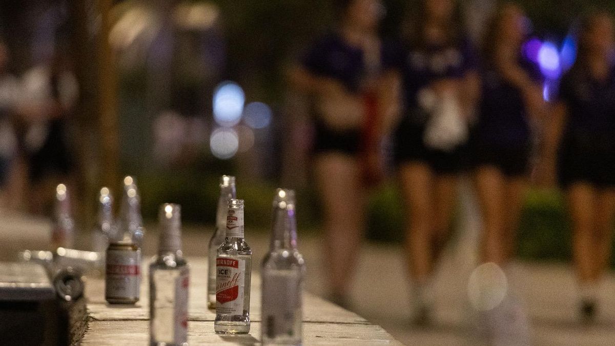 El gran misterio de las latas voladoras o los tontos del bote