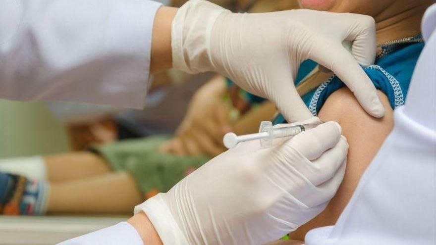 Inoculación de la vacuna contra la COVID-19