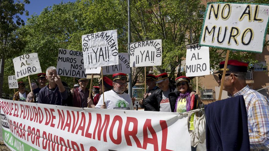 Todos los partidos menos el PSOE piden el soterramiento del tren en Navalmoral