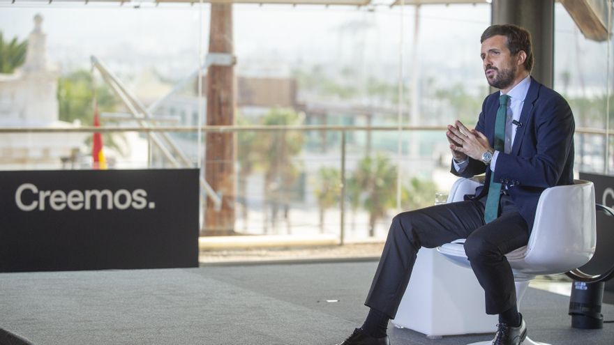 El presidente del Partido Popular, Pablo Casado, en la mesa ‘Crecimiento contra la desigualdad’, en el marco de la Convención Nacional del PP, en Cartagena, Murcia, Región de Murcia (España).