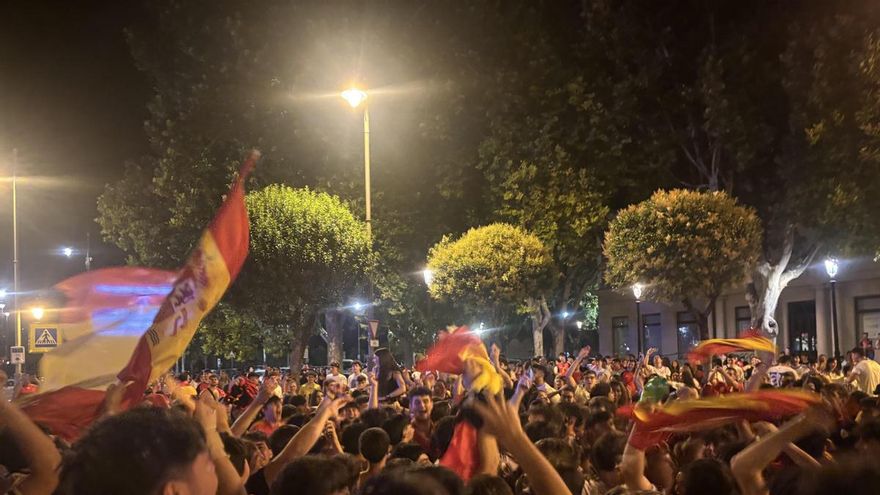 Murrieta se tiñe de rojo: así celebró Logroño el pase de España a la final