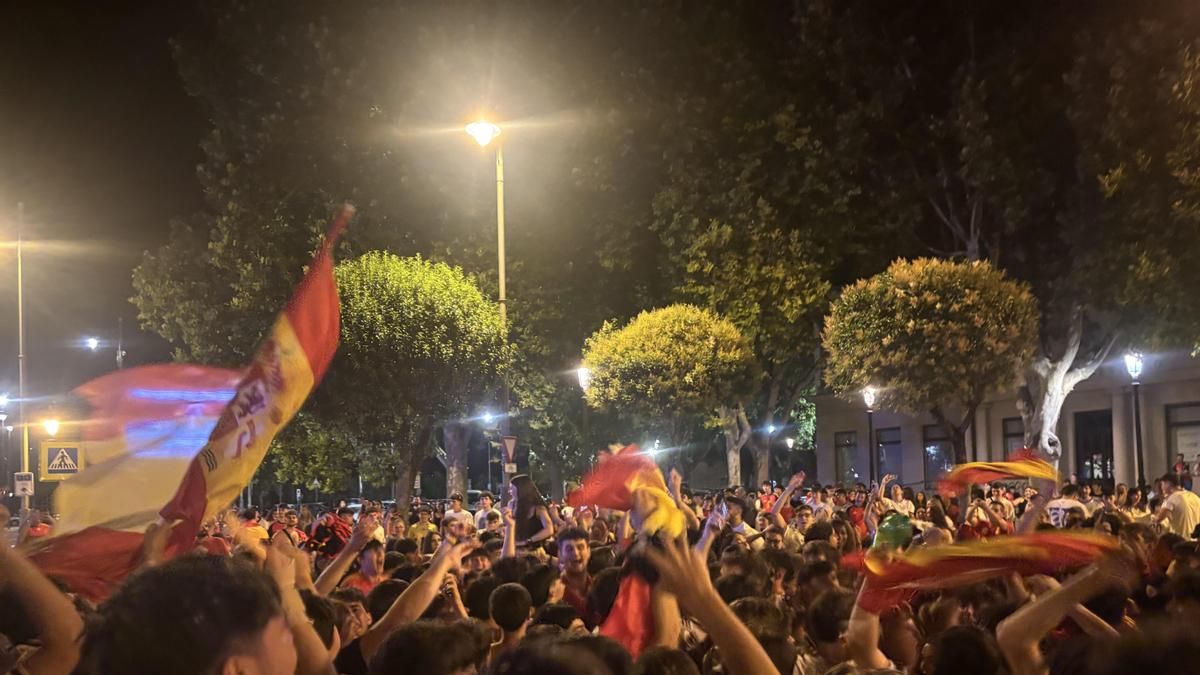 Murrieta se tiñe de rojo: así celebró Logroño el pase de España a la final