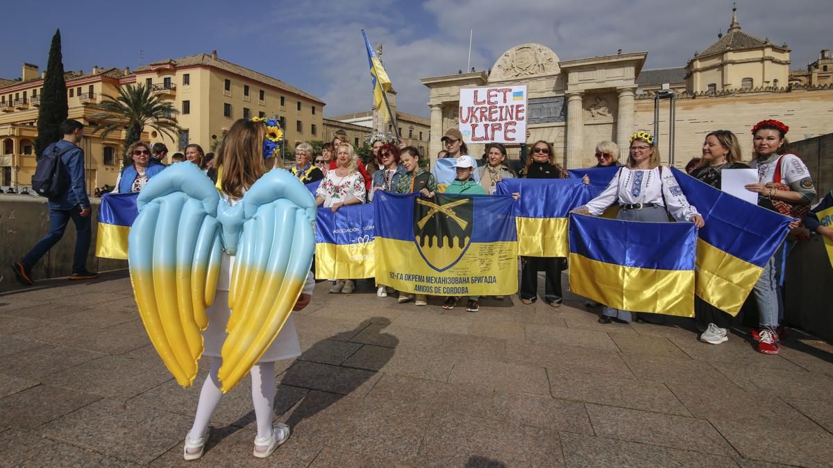 Manifestación y marcha solidaria en favor del pueblo ucraniano