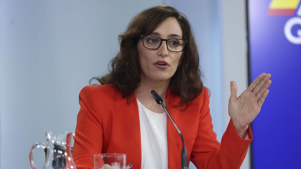 La ministra de Sanidad, Mónica García durante una rueda de prensa en el Palacio de La Moncloa en una imagen de archivo. EFE/ Kiko Huesca