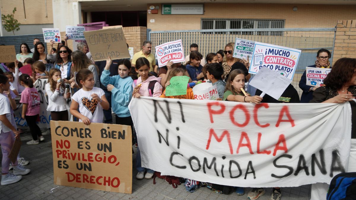 Protesta por el comedor en el CEIP Noreña de Córdoba