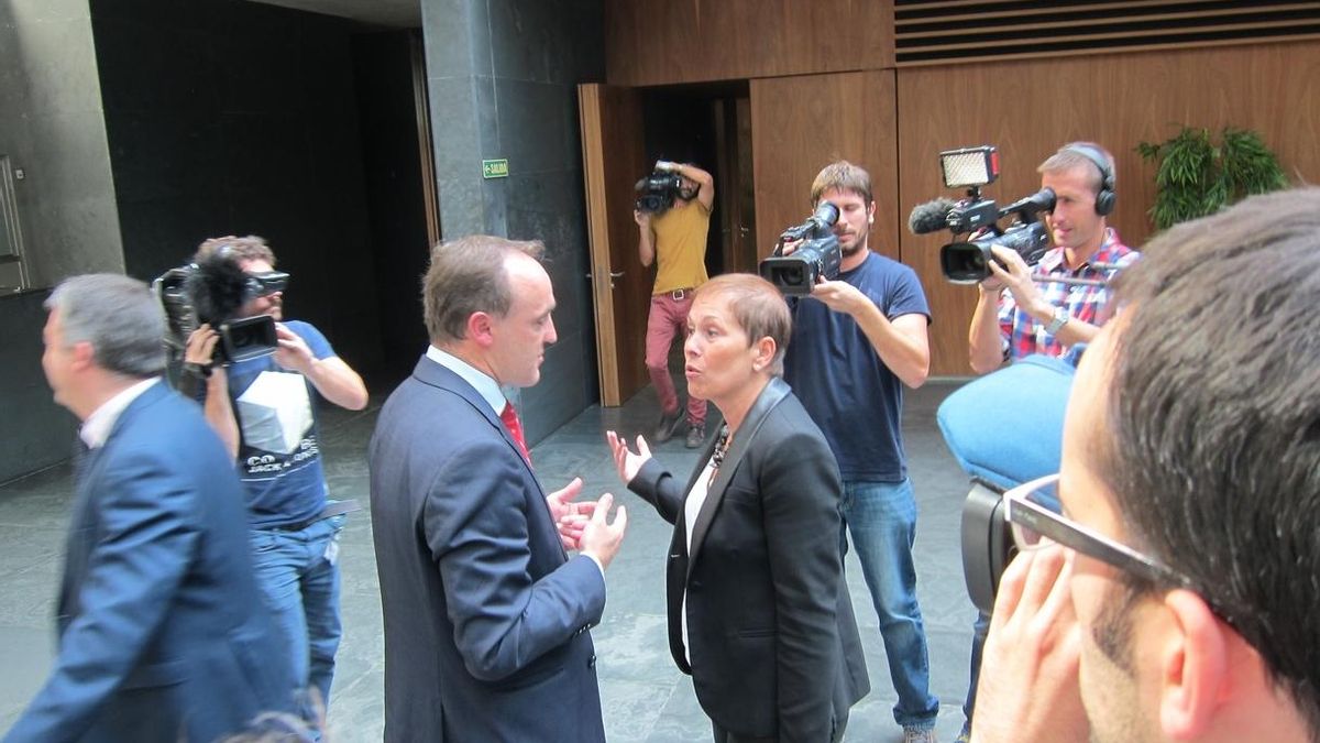 Uxue Barkos intenta sumar a todos los partidos en Navarra a una iniciativa de defensa del régimen foral