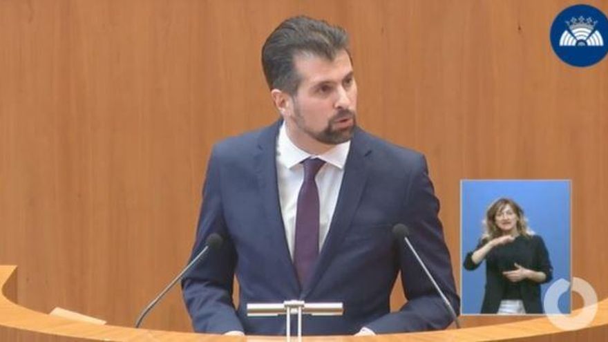 Luis Tudanca interviene en la sesión de investidura a Mañueco.