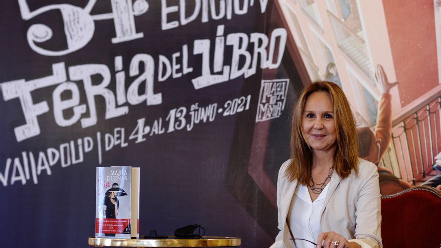 La autora María Dueñas y el cantautor Marwan acudirán a Feria del Libro de Panamá