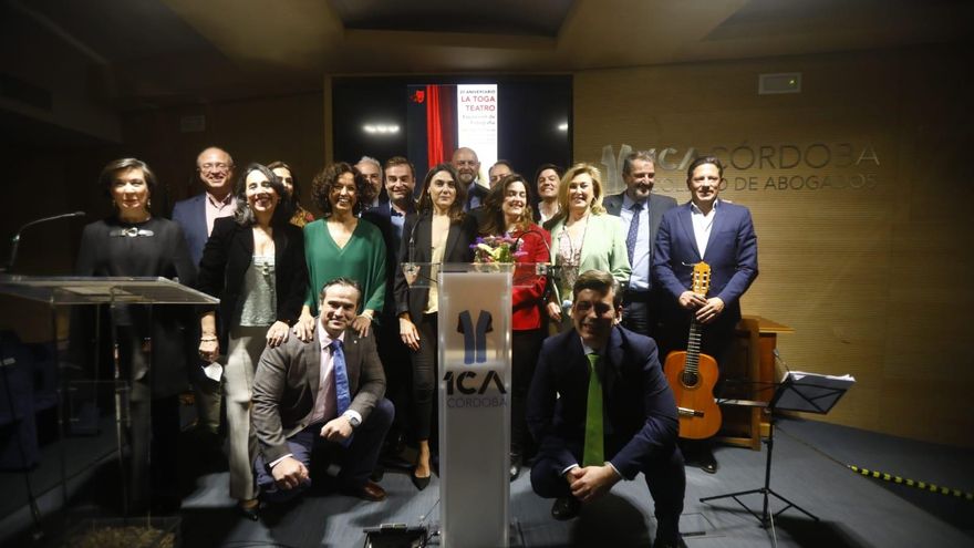 Recital poético y presentación de la exposición en el Colegio de Abogados.