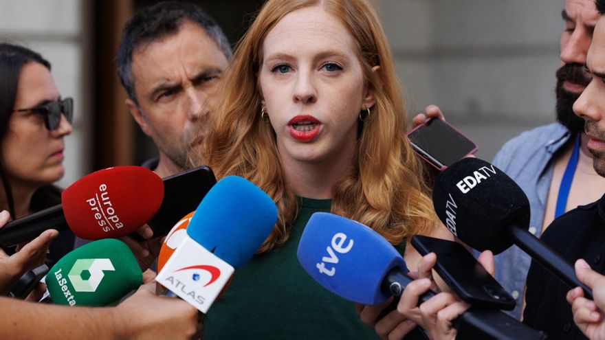 La secretaria Organización de Podemos y secretaria de Estado de Agenda 2030, Lilith Verstrynge, atiende a medios en el Congreso de los Diputados, a 5 de octubre de 2023, en Madrid (España).