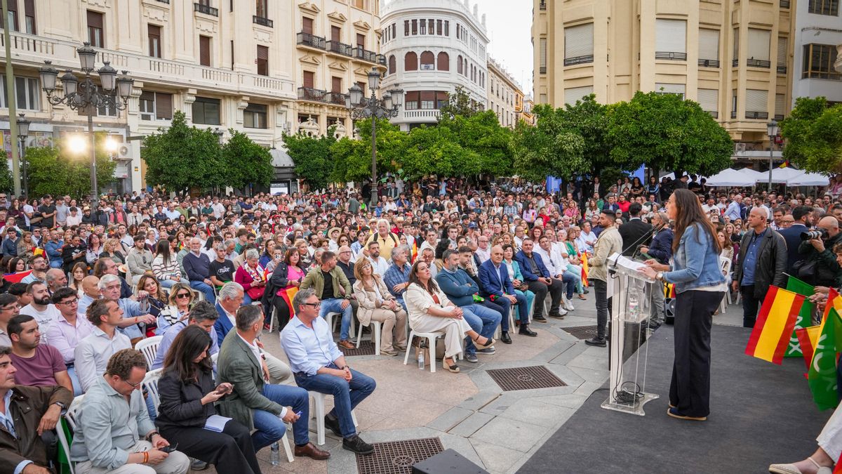 Acto de campaña de Vox en las Tendillas