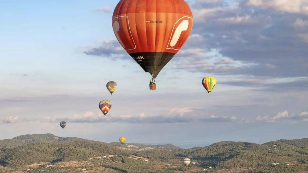 Vuelve el festival de globos aerostáticos que llenará de colores, día y noche, esta isla balear