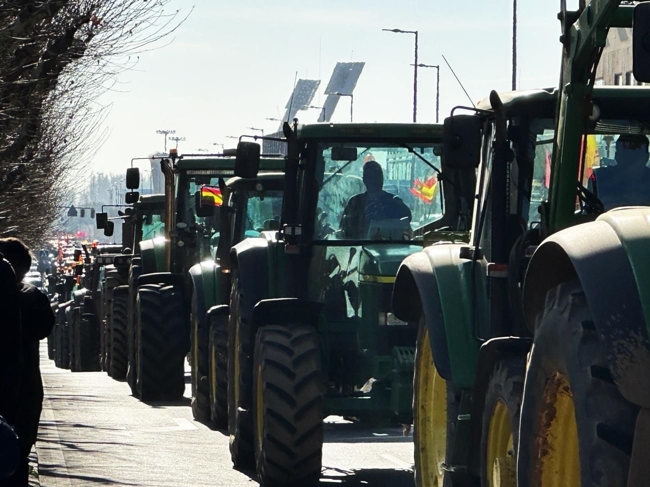 Tractorada en León sin los sindicatos agrarios.