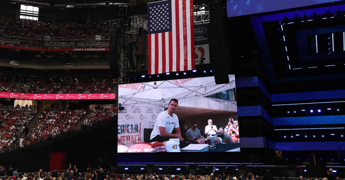 La derecha ultra con Trump a la cabeza exhibe su fuerza en el funeral del “mártir” Charlie Kirk: “Poneos la armadura de Dios para seguir la misión”