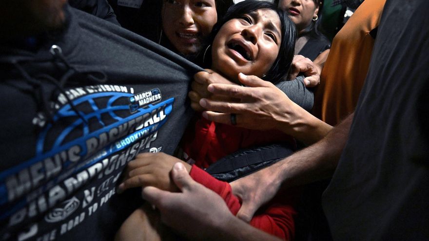 La imagen de una familia separada por el ICE, foto del año del World Press Photo 2026