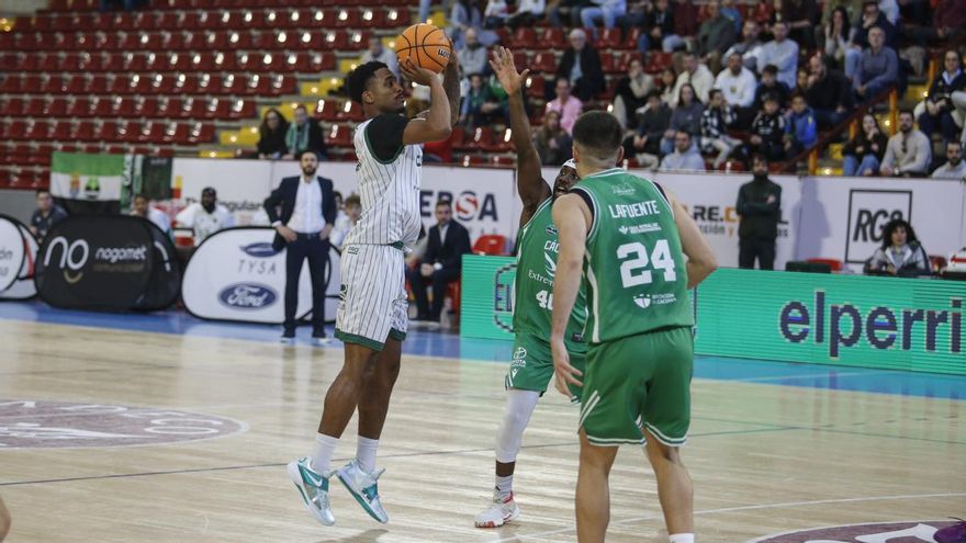 Jamonta Black, el dueño del triple en la historia del Coto Córdoba CB