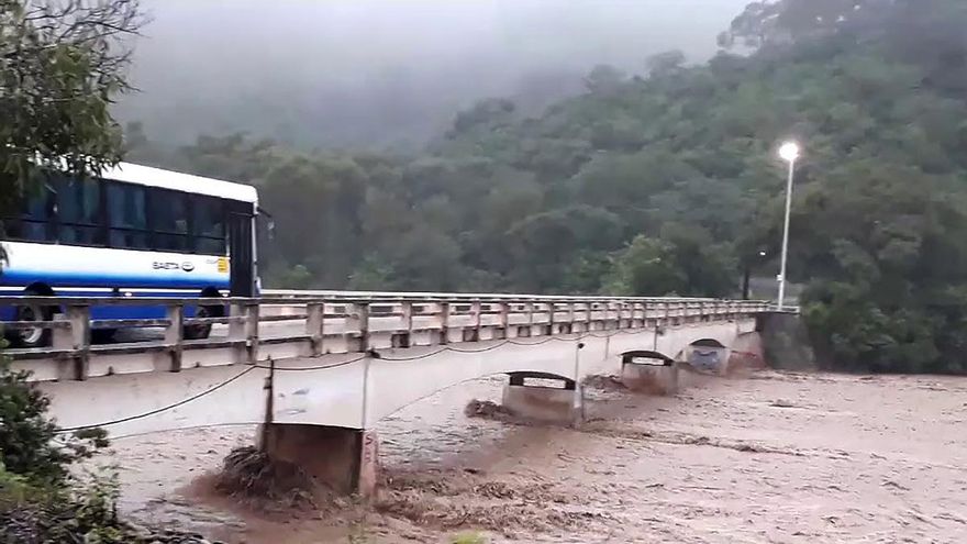 Salta: un alud de barro y piedras cortó la Ruta Nacional 51 cerca de Campo Quijano