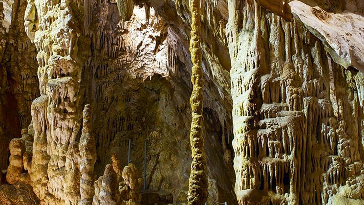 Interior de la Cueva de los Murciélagos