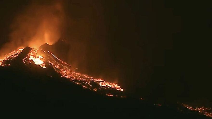 Derrumbe del la cara norte del cono del volcán durante la madrugada de este sábado