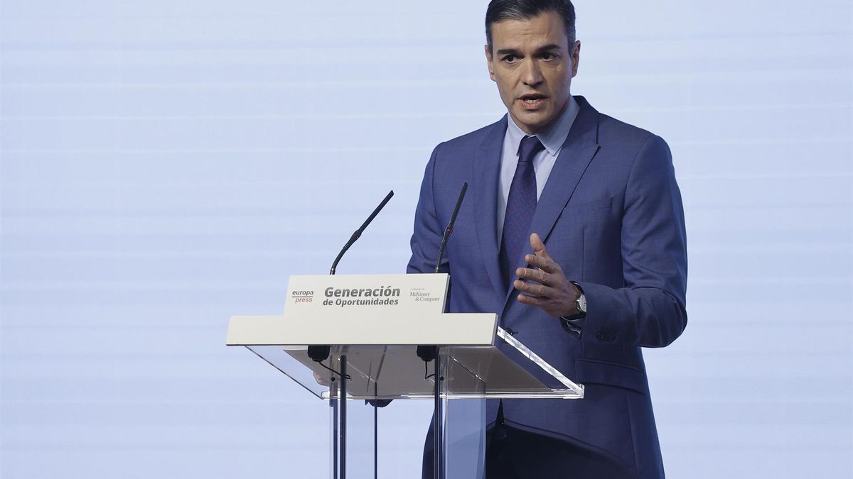 El presidente del Gobierno, Pedro Sánchez interviene en el marco del tercer encuentro 'Generación de Oportunidades' celebrado este lunes en el Auditorio El Beatriz en Madrid