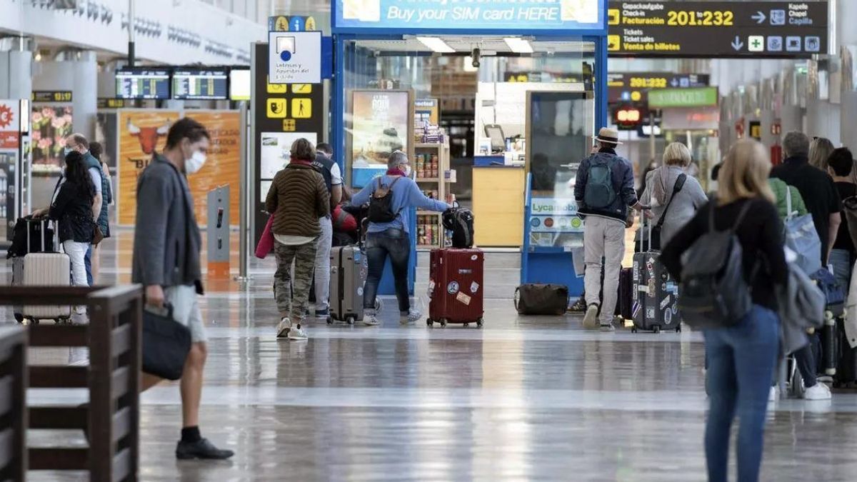 Aeropuerto de Tenerife Sur. (Efe / Miguel Barreto)