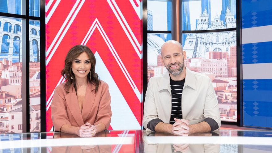 RTVE lanza las primeras imágenes de Marta Flich y Gonzalo Miró en el plató de 'Directo al grano', que ya tiene logo