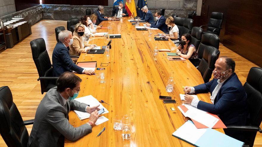 Niveles de alerta en Canarias: los contagios en Tenerife desconciertan a Sanidad, que creará un plan específico para controlar la pandemia en la isla