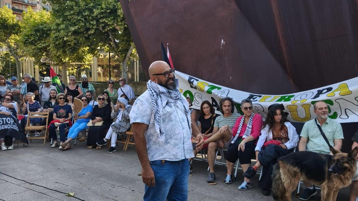 La acampada por Palestina recibe al activista Sergio Toribio en Logroño