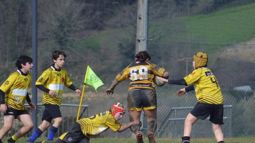 La ambulancia dio media vuelta: la Policía tuvo que atender inicialmente a un niño lesionado en un partido de rugby en Elorrio