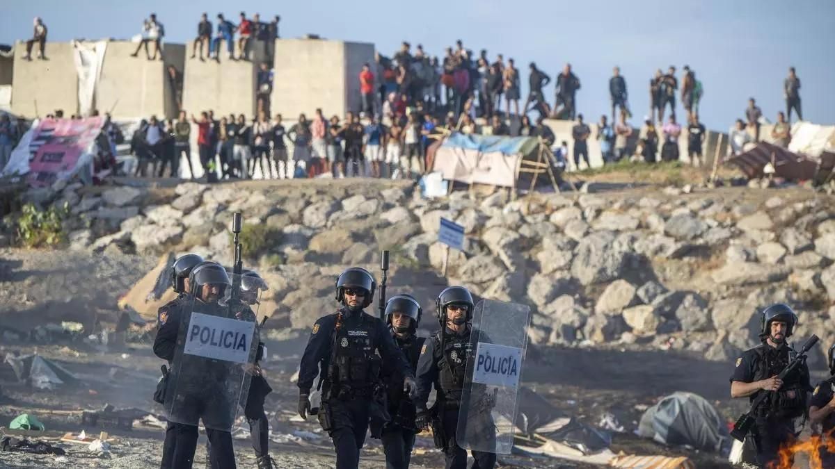 Alcaldes socialistas de Asturias se desmarcan de Ferraz y la FSA-PSOE en su rechazo a las concentraciones en apoyo a Ceuta