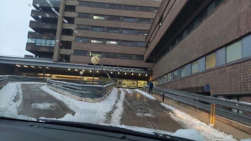 Entrada a las urgencias del Hospital de Albacete