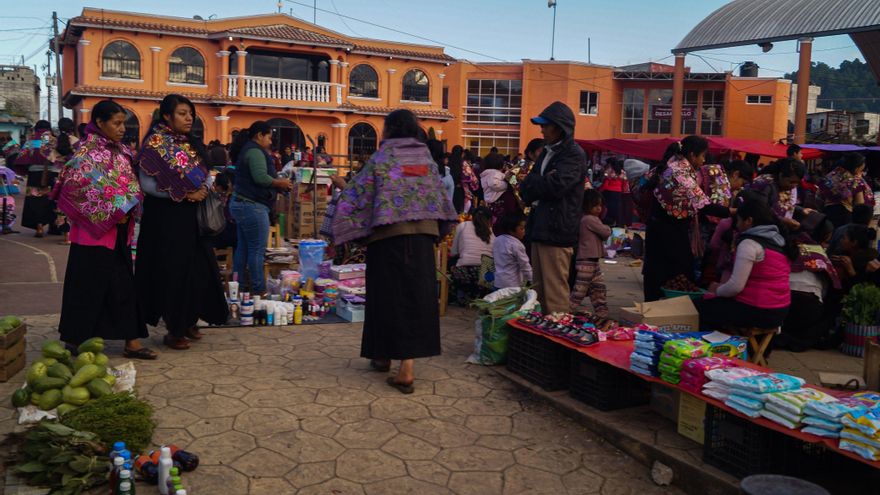 Mexicanos, escépticos a covid-19 pese a 100.000 muertes y millón de contagios