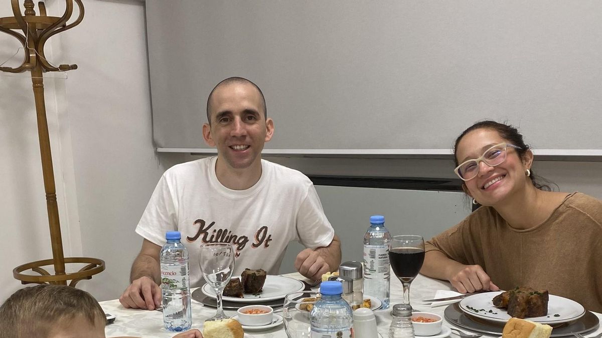 Nahuel Gallo da una conferencia de prensa tras su regreso de Venezuela