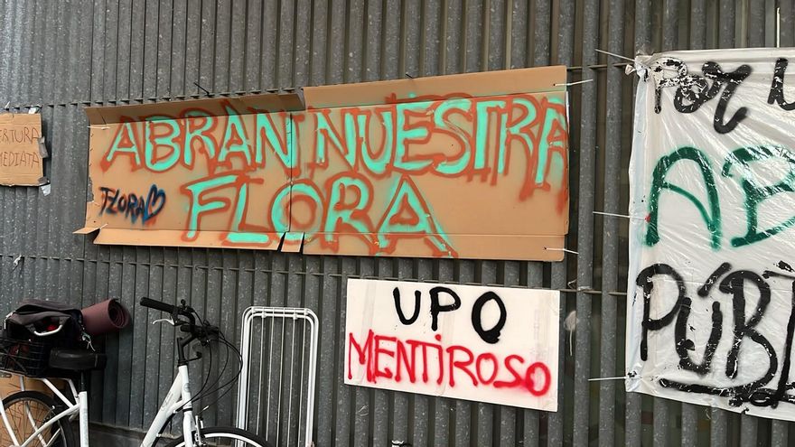 La demora en la reapertura de la residencia de las Tres Mil Viviendas reactiva las protestas estudiantiles
