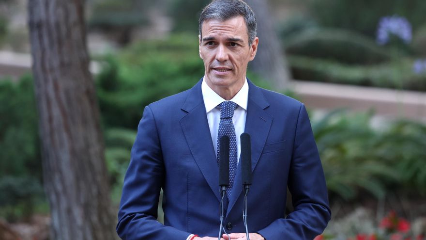 El presidente del Gobierno, Pedro Sánchez, ofrece una rueda de prensa, tras un despacho con El Rey Felipe VI, en el ?Palacio de Marivent, a 29 de julio de 2025, en Palma de Mallorca, Islas Baleares (España).