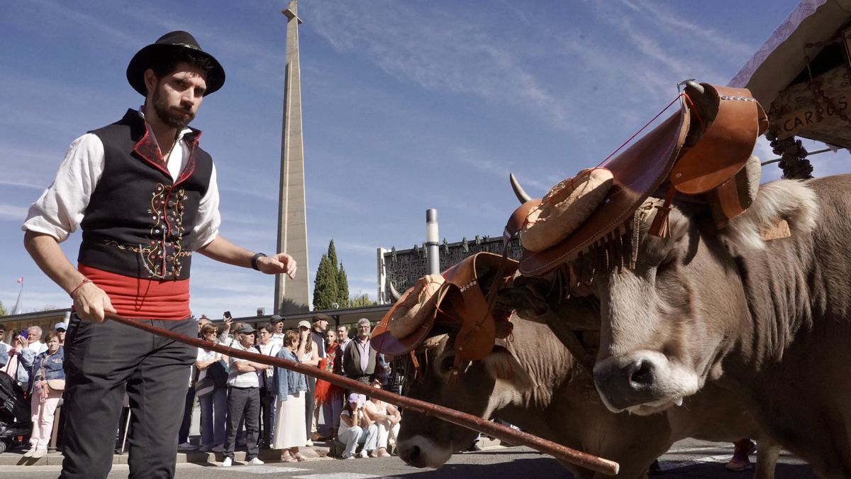 La romería de San Froilán desató el fervor por las tradiciones leonesas en La Virgen