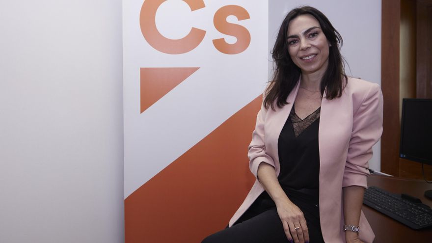 Moreno amplía su Gobierno con más miembros de Ciudadanos y ficha a su ex portavoz en el Parlamento