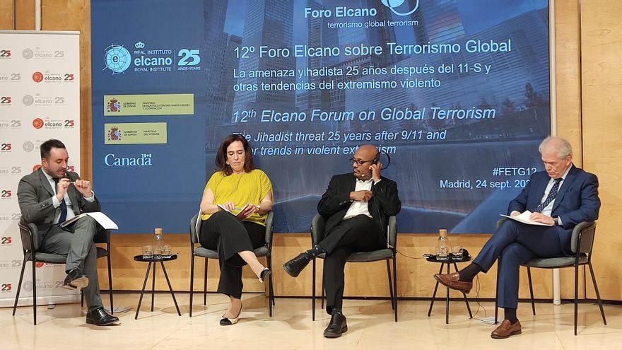 De izquierda a derecha, el investigador de Elcano Álvaro Vicente; la investigadora de RUSI-Europa Joana de Deus; el profesor de la Queen's University de Ontario Amarnath Amarasingam y el jefe de la división antiterrorista del CITCO, Francisco Coria, el 24 de septiembre en el Foro Elcano sobre Terrorismo Global.