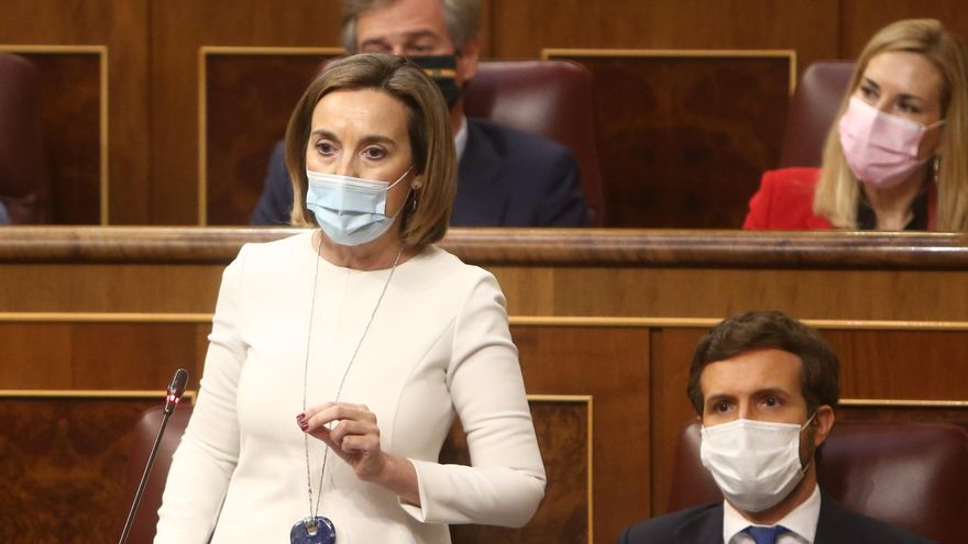 La portavoz del PP en el Congreso, Cuca Gamarra, interviene en una sesión de control en el Congreso de los Diputados, a 12 de mayo de 2021, en Madrid, (España). Durante el pleno el Ejecutivo se enfrentará a las preguntas de la oposición, entre las que des