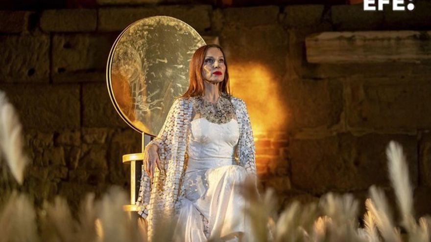 Cleopatra, una mujer que sufre