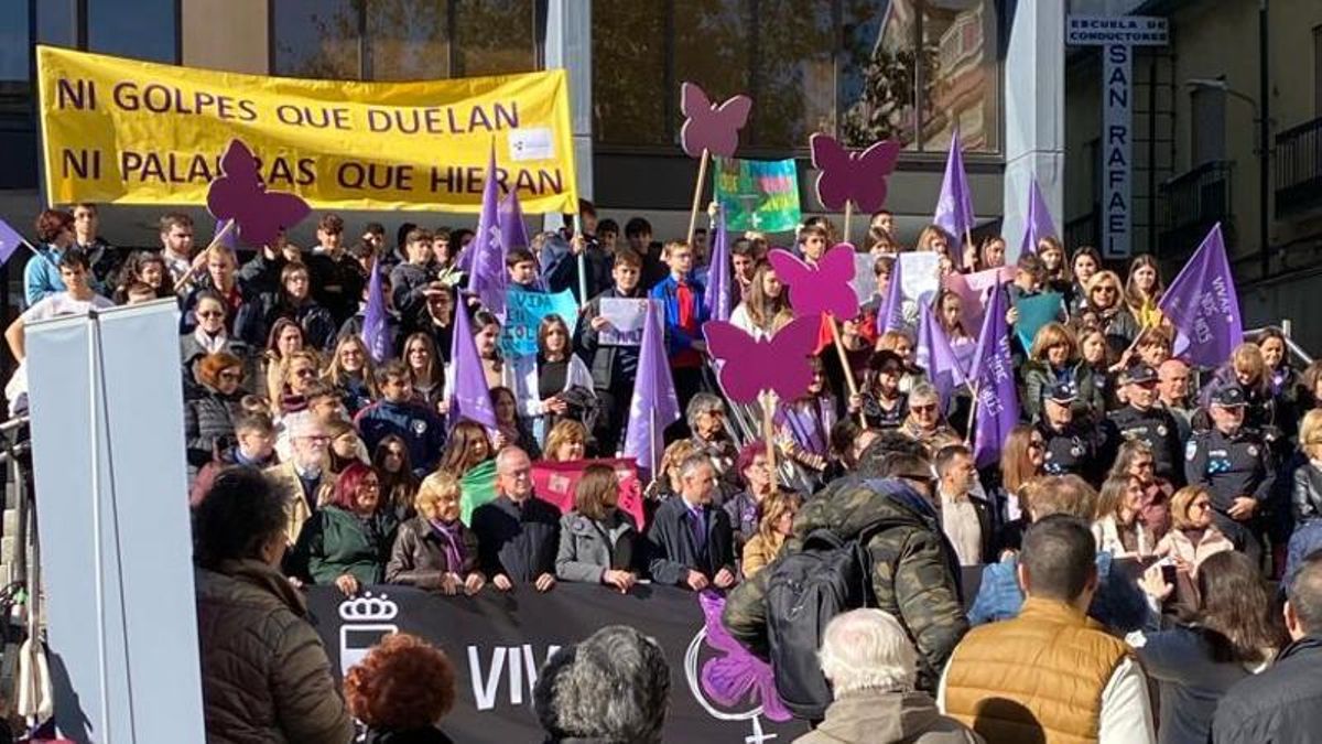 Lectura manifiesto 25N en Puertollano