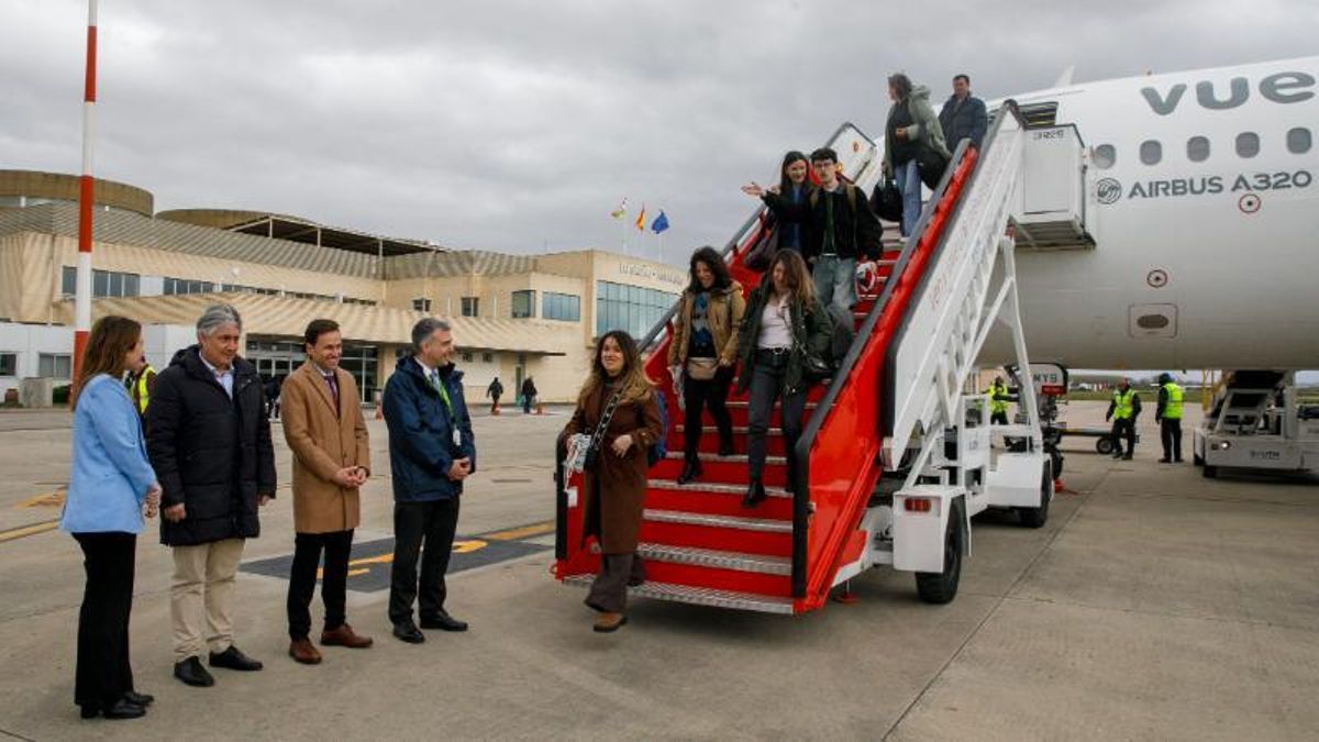 La distancia entre Logroño y Barcelona se acorta: aterriza en Agoncillo el primer trayecto operado Vueling