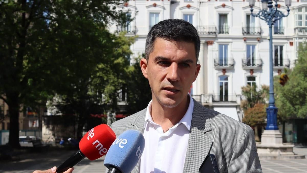 El PSOE Santander pide a la alcaldesa "que empiecen ya a hacer un diseño" para que el tráfico no pueda pasar por el arco de Faro Santander