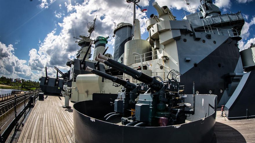 Acorazado USS North Carolina (BB-56), operativo durante la Segunda Guerra Mundial y ahora situado en Wilmington como museo