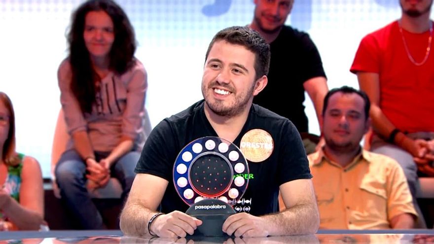 Eurovisión y Azúcar Moreno, las "víctimas" del nuevo chiste de Orestes en 'Pasapalabra'